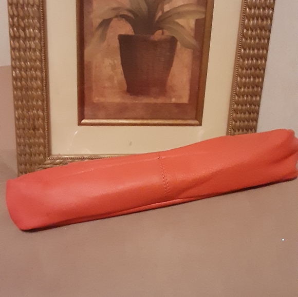 Designer Handbag - Picture 3 of 7